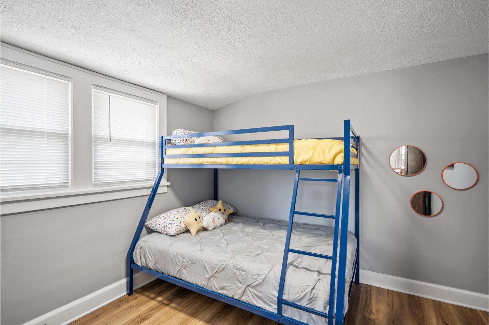 Amazing Parma Home King Bed Full Office Room Luaran gambar