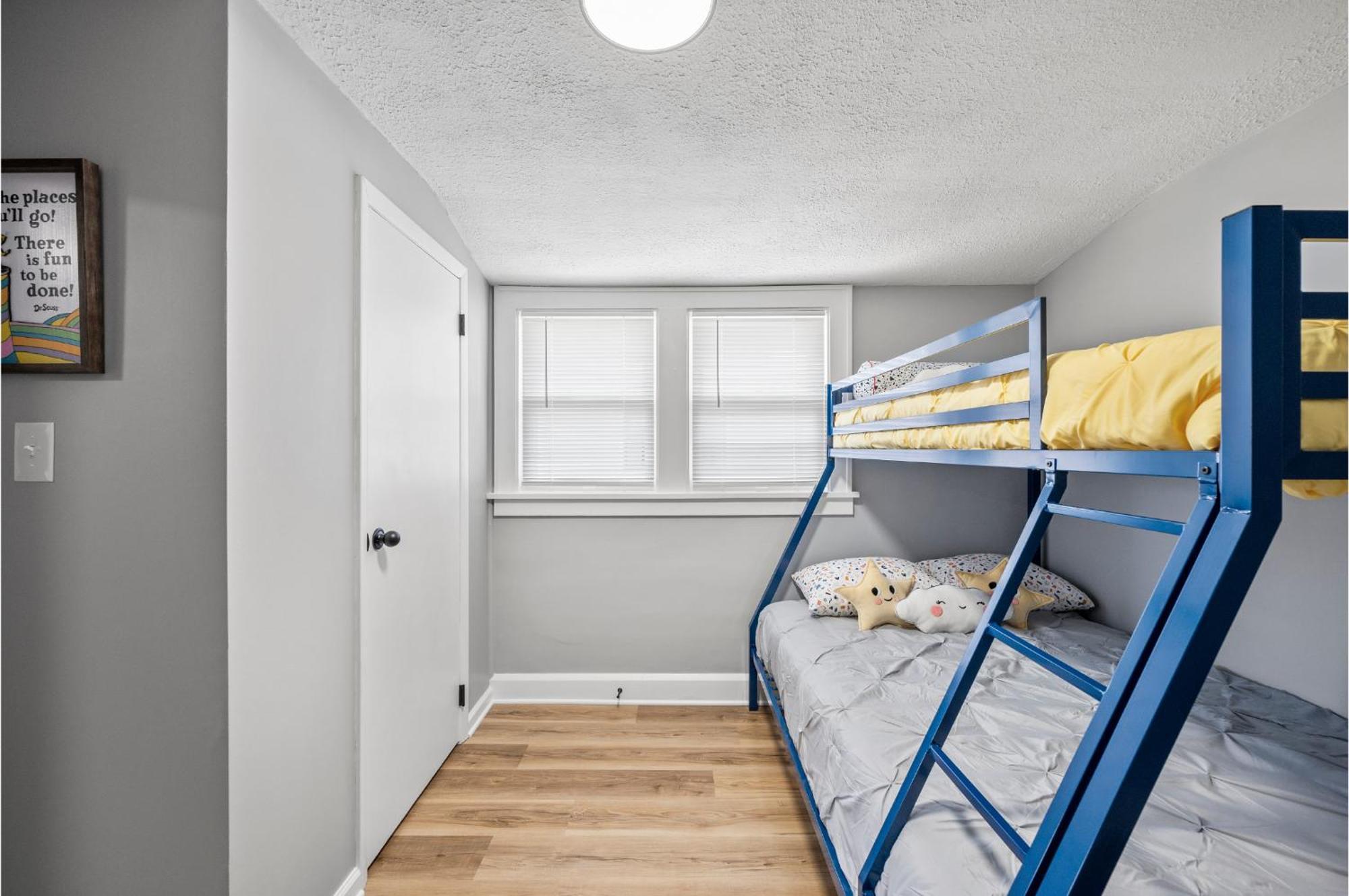 Amazing Parma Home King Bed Full Office Room Luaran gambar