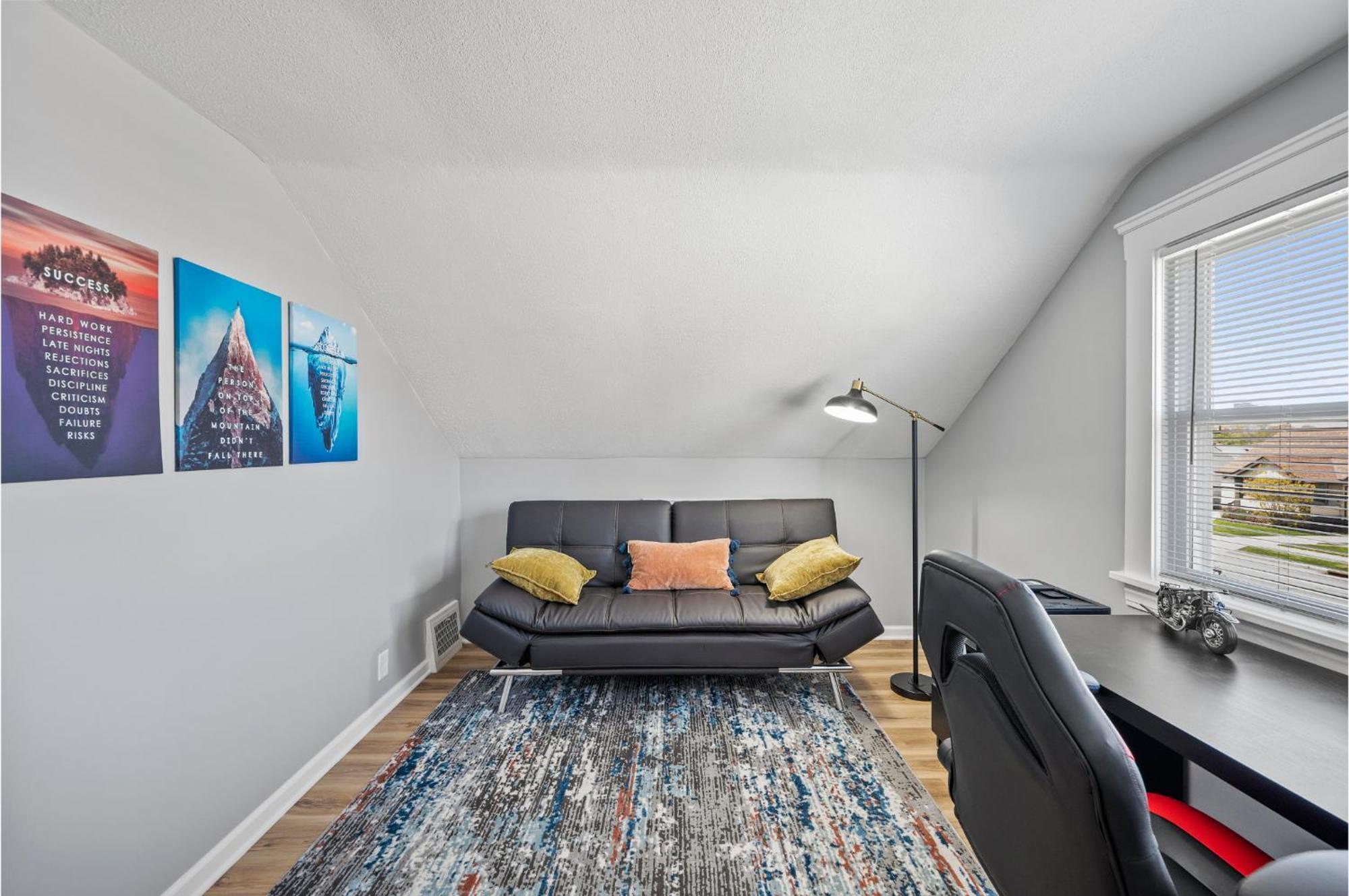 Amazing Parma Home King Bed Full Office Room Luaran gambar