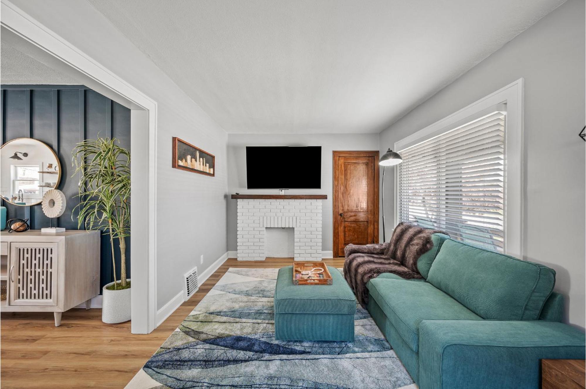 Amazing Parma Home King Bed Full Office Room Luaran gambar